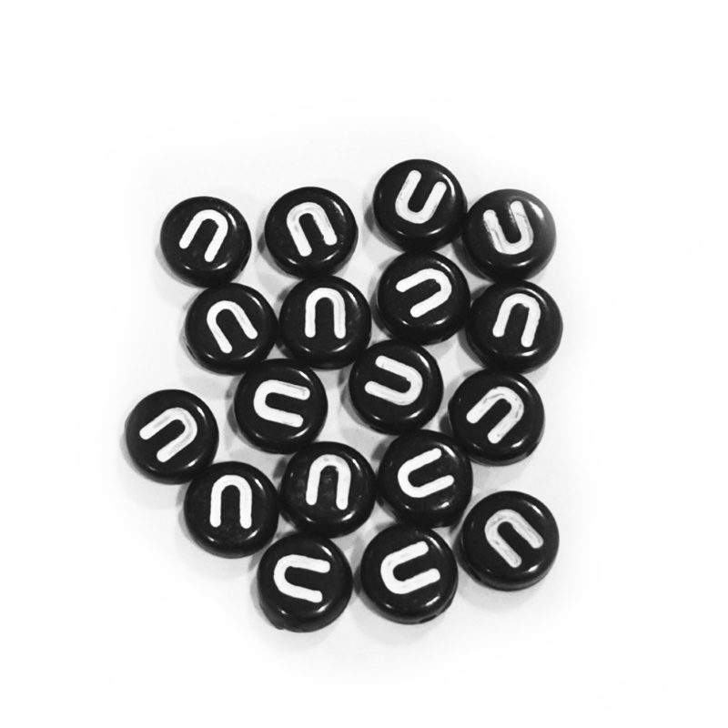 Bokstavspärla 7 mm svart välj bokstav 50 st - 16