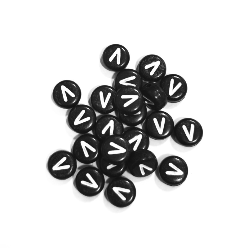 Bokstavspärla 7 mm svart välj bokstav 50 st - 17