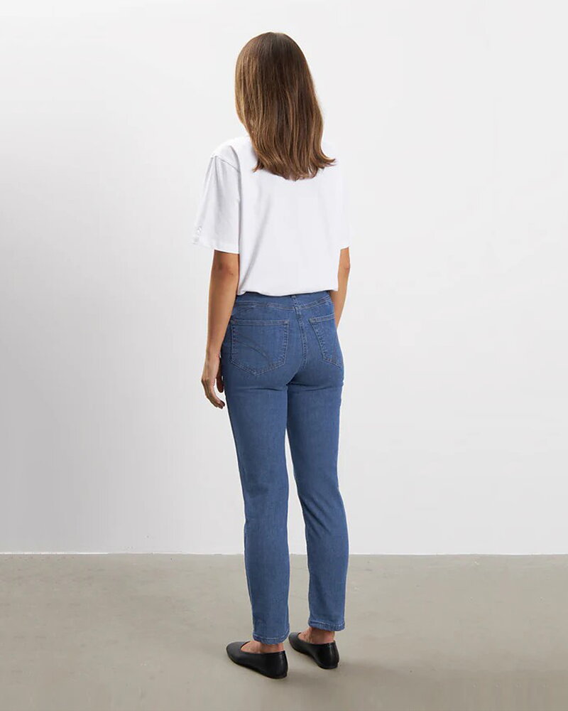 Mirakelbyxa Hannah regular cropped mellanblå denim