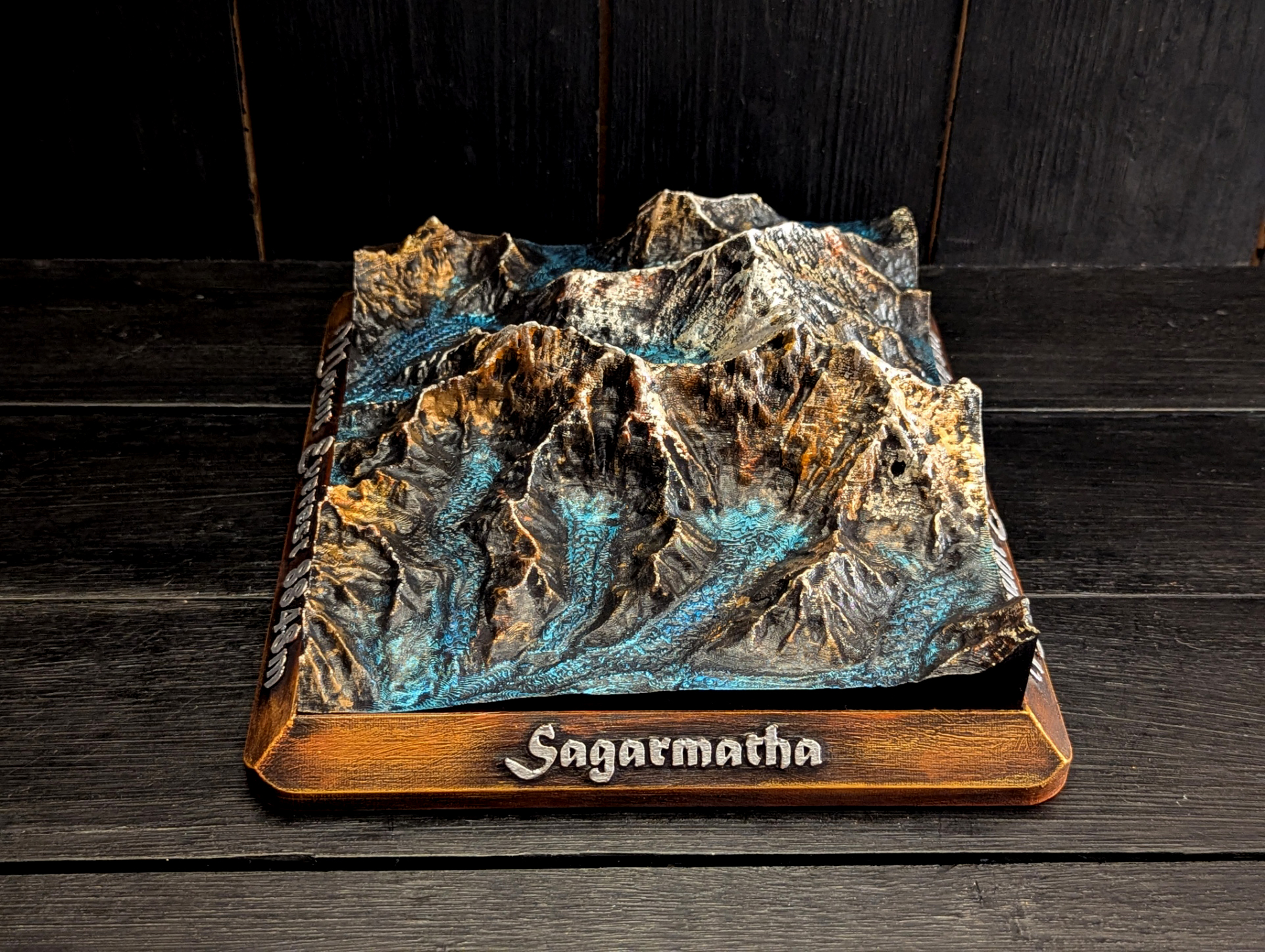 Handmålad 3D modell av Mount Everest  [L] - 3