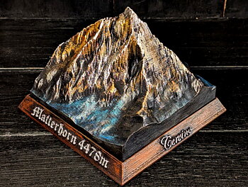 Handmålad 3D modell av Matterhorn