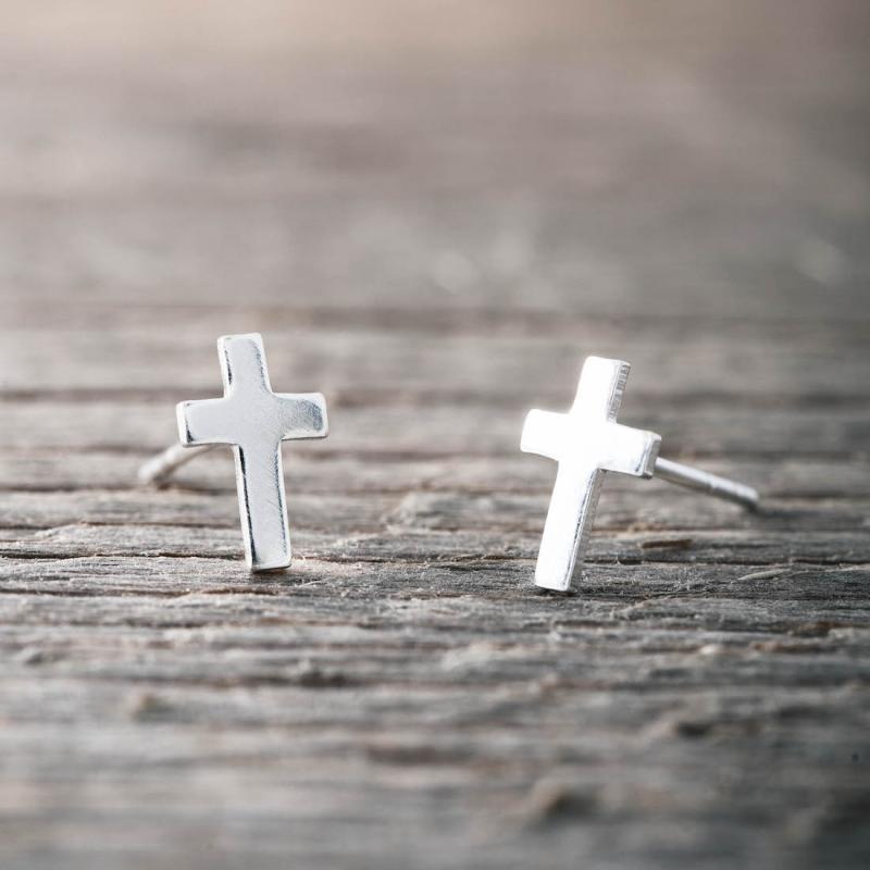 by Faith - Silverörhängen kors