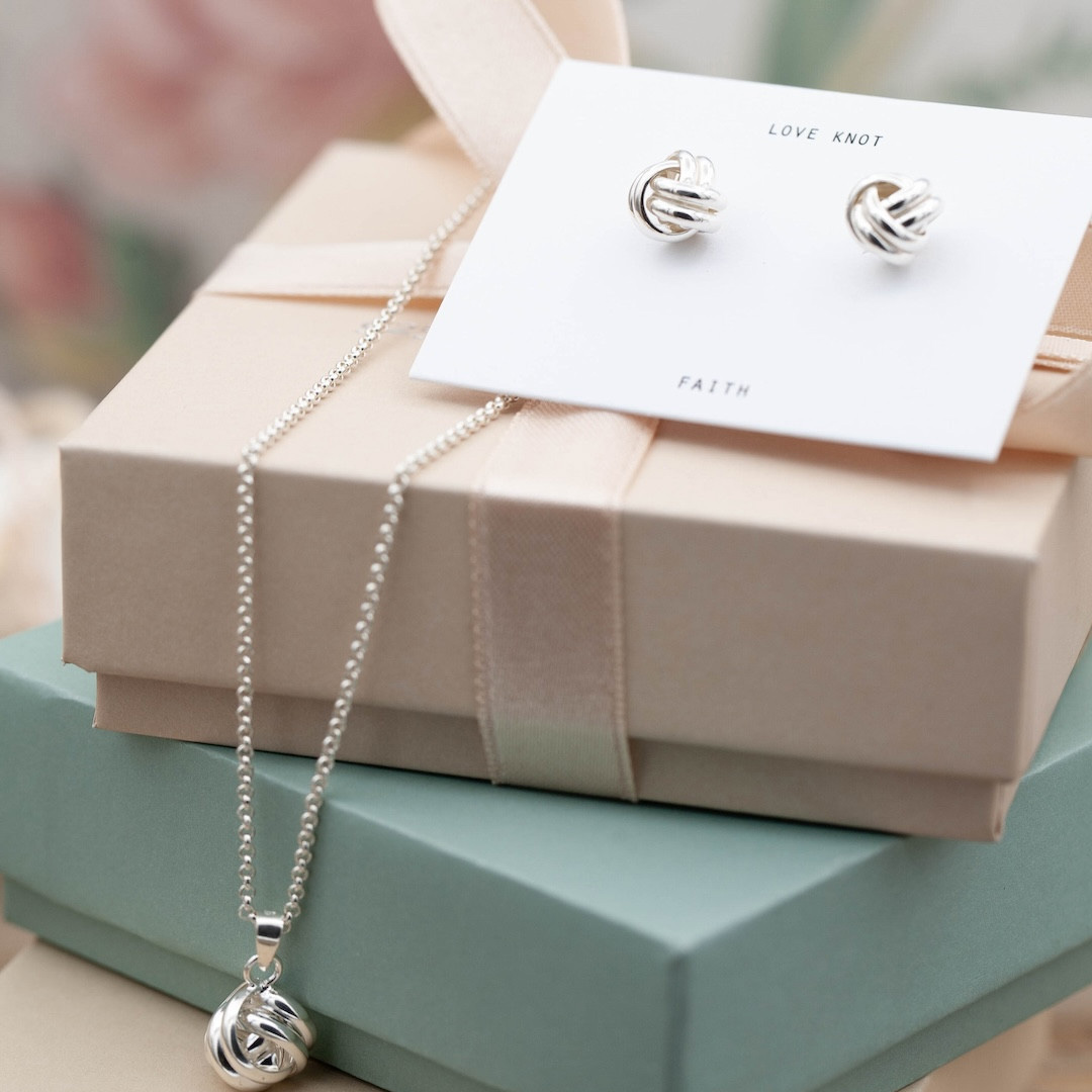 by Faith - Halsband silver rund kärleksknut  - 4