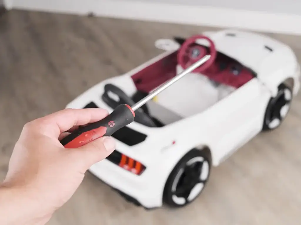 Reparera elbil för barn – komplett guide för batteri, motor och hjul (2026)