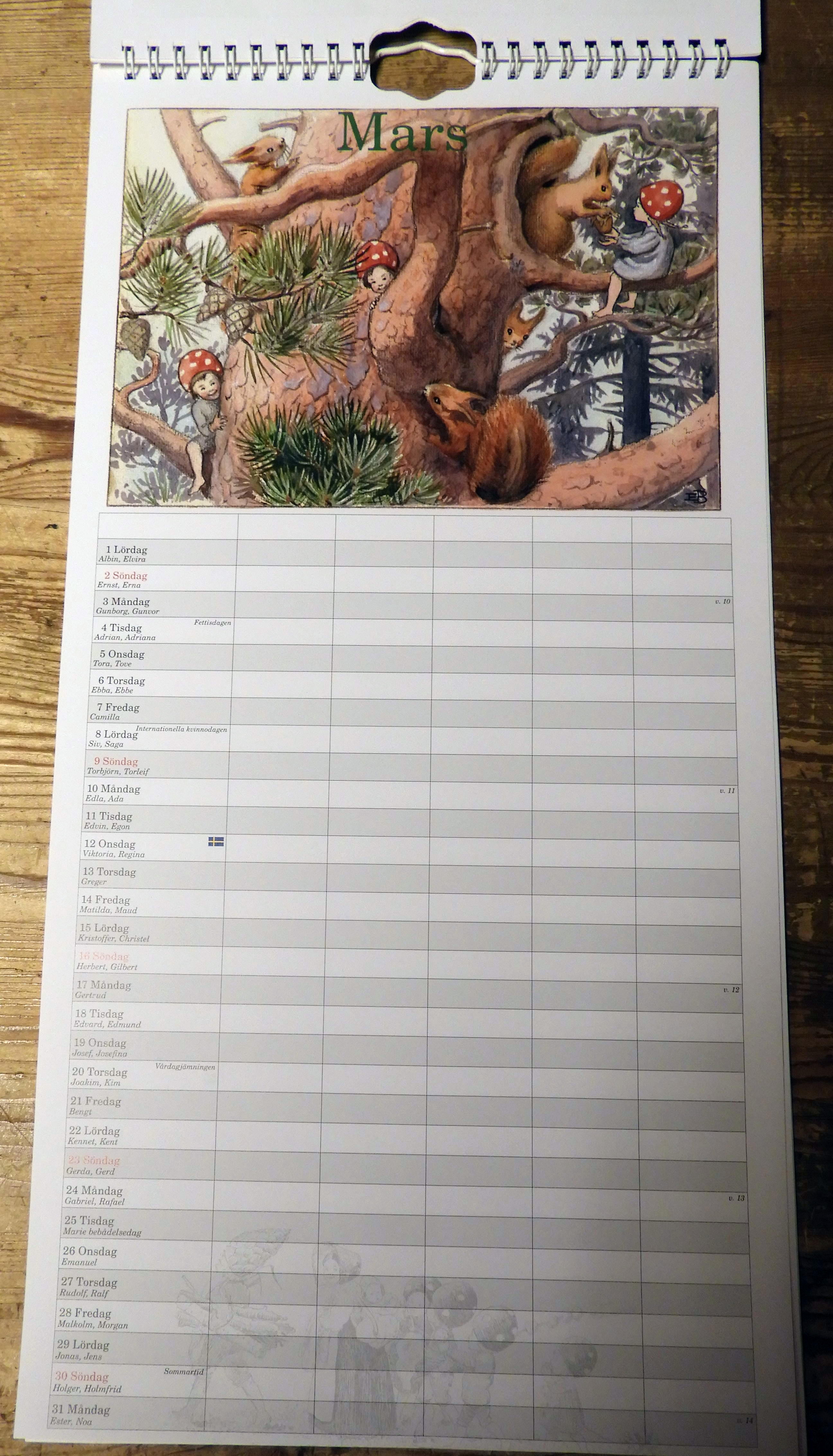 Tomtebobarnen familjekalender 2025 - 4
