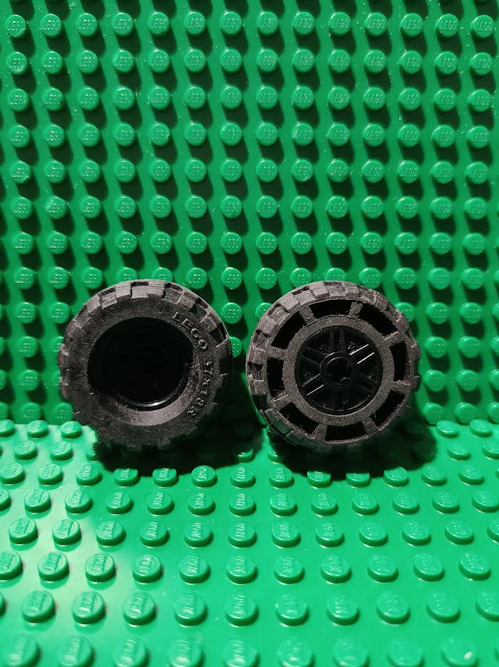 LEGO 55981 Tires with 56891 rims 2pcs (used)