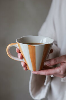 Majas mugg stripes ockra