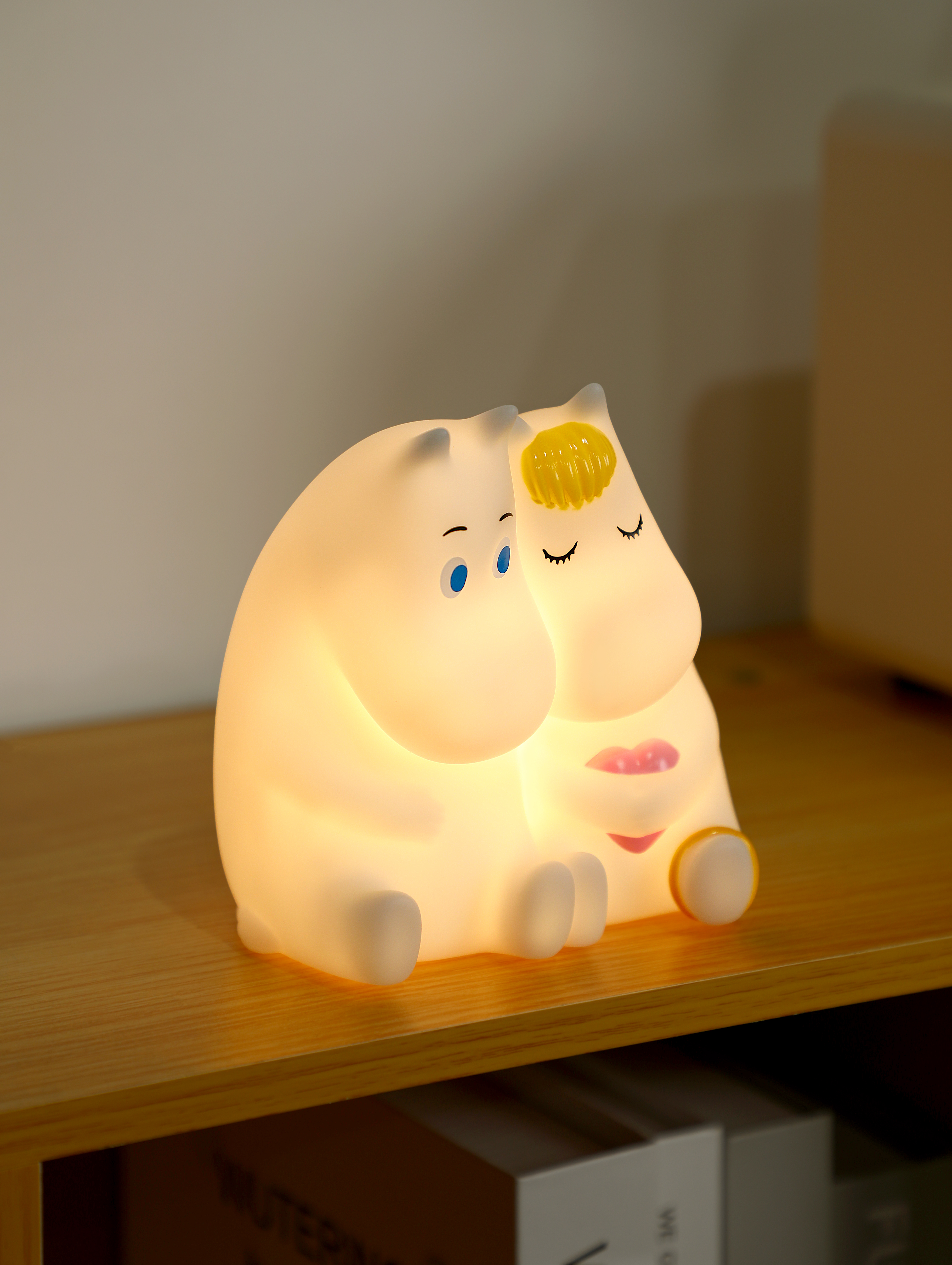 Moomin Nightlight - Moomin Hug 12 cm - 3