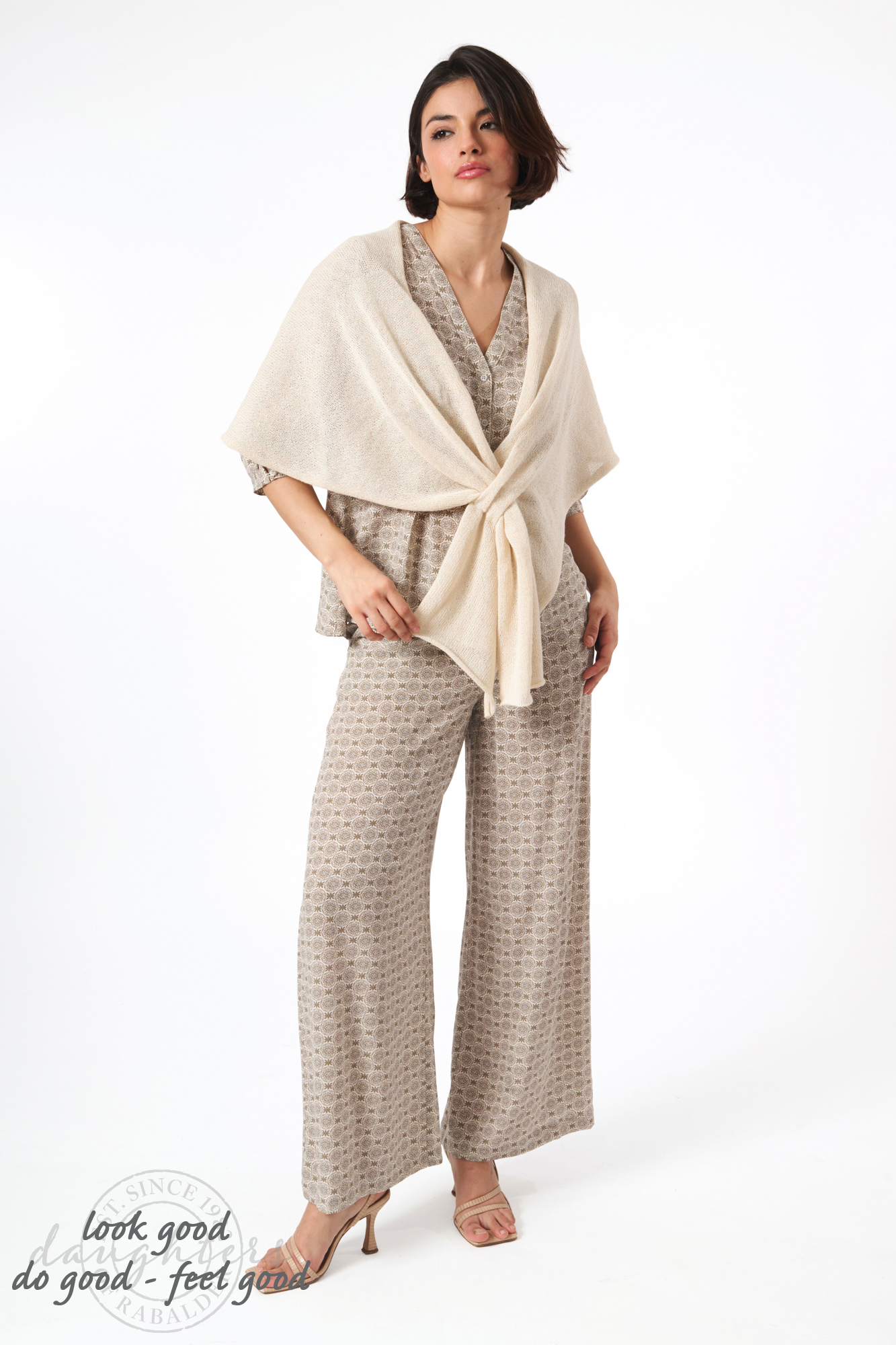 Elvira alpaca poncho  lily