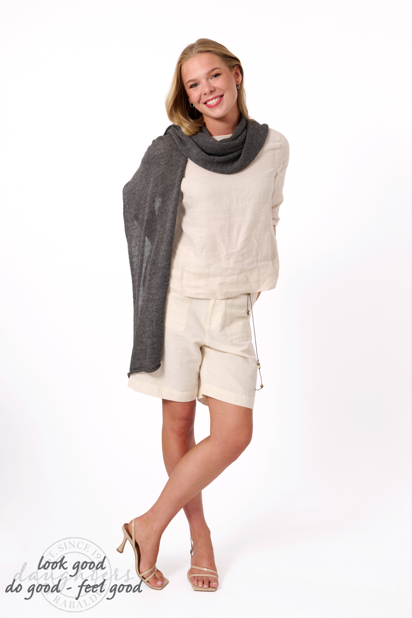 Elvira alpaca poncho  tin - 3