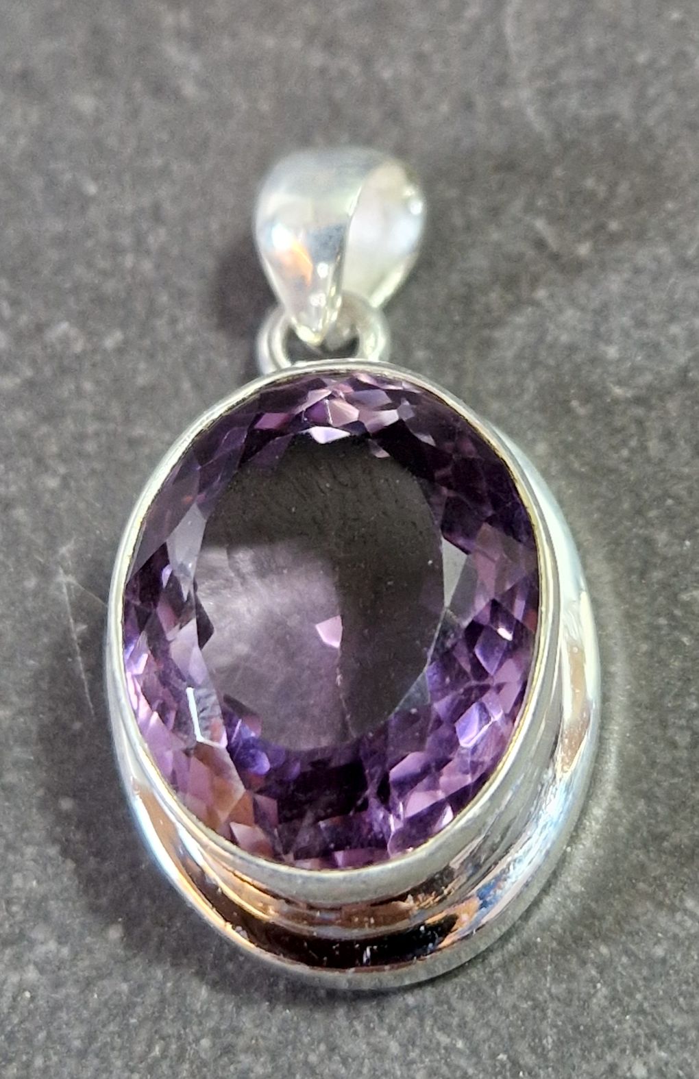 Silver hänge med fasetterad Ametist Cabochon,  AAA - 4