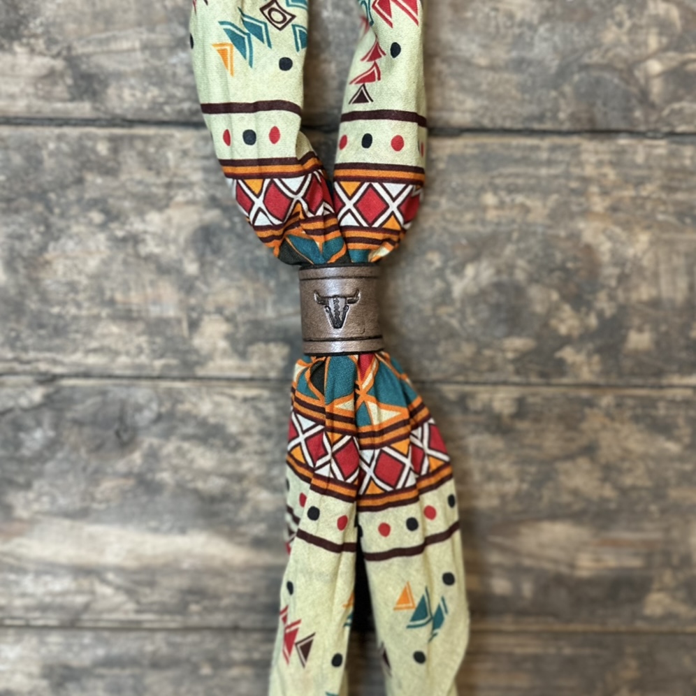 Bandana bolo handgjord i svenskt läder 