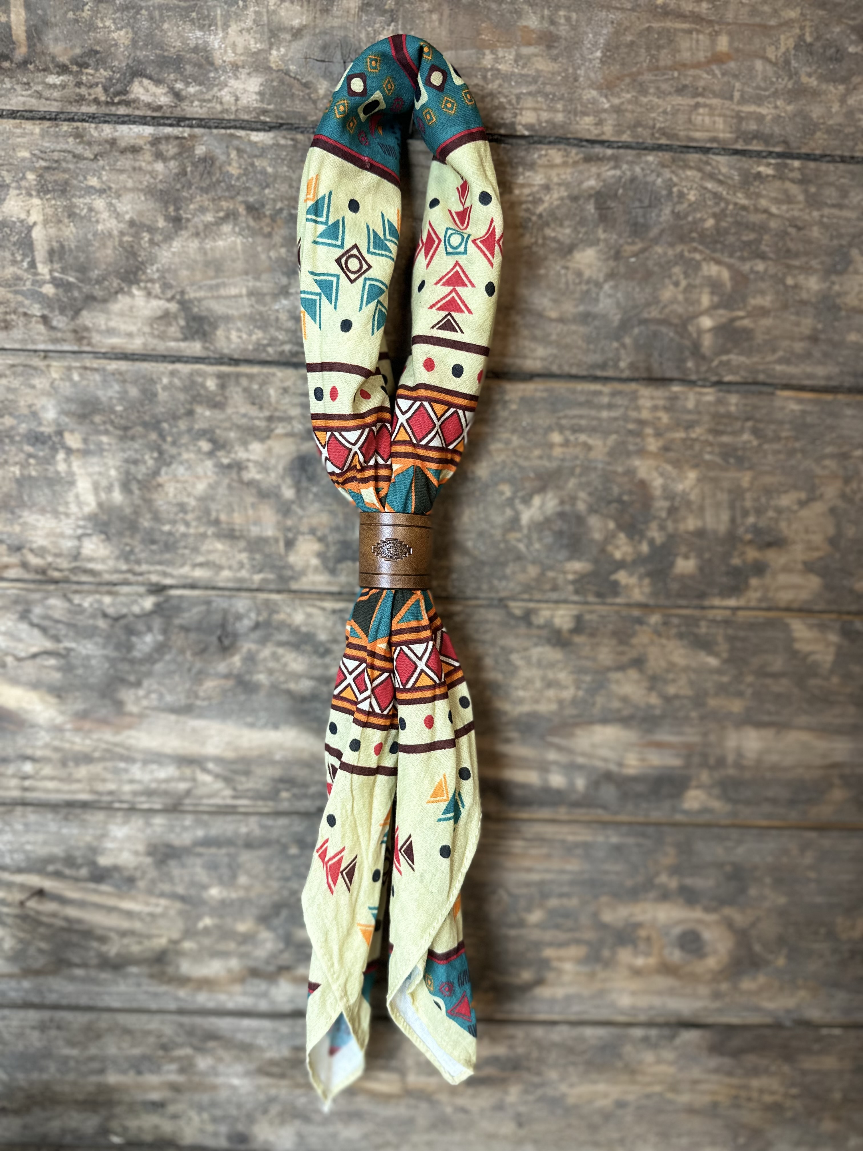 Bandana bolo handgjord i svenskt läder  - 3