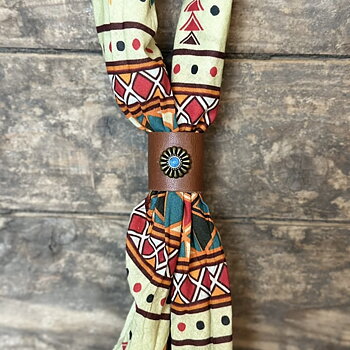 Bandana bolo handgjord i svenskt läder 
