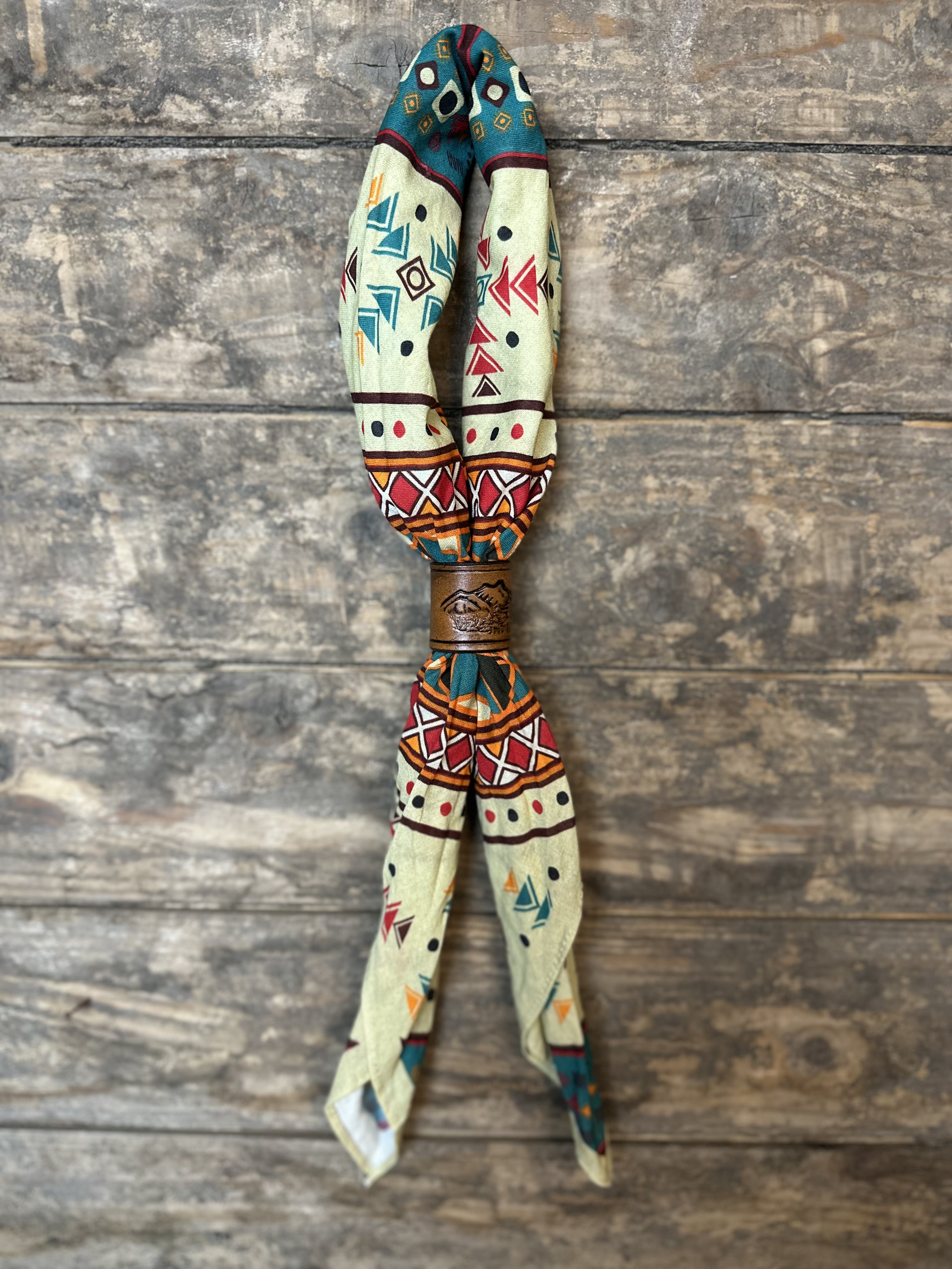 Bandana bolo handgjord i svenskt läder  - 3