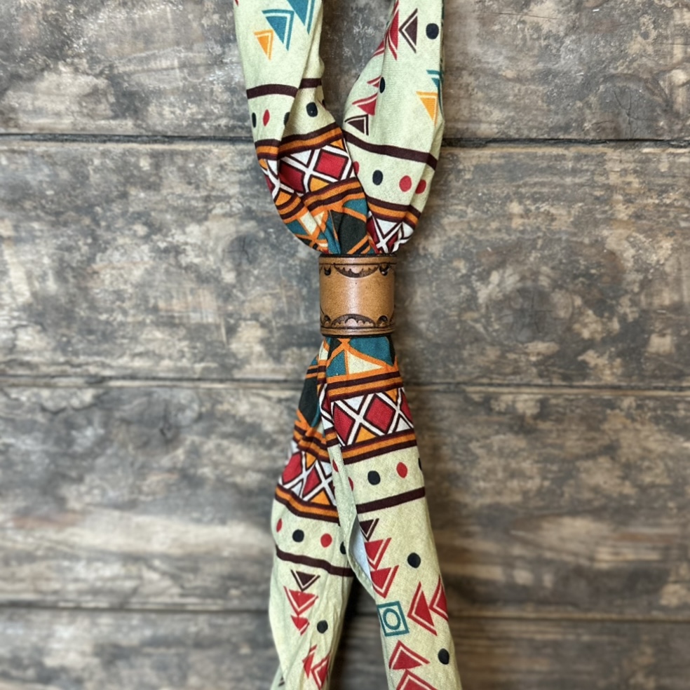 Bandana bolo handgjord i svenskt läder 