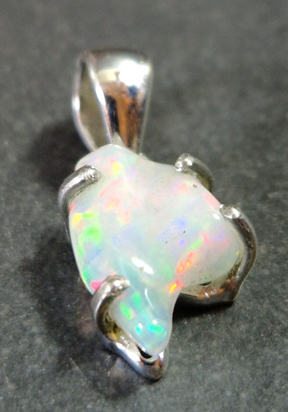 Opal - Hänge i Silver