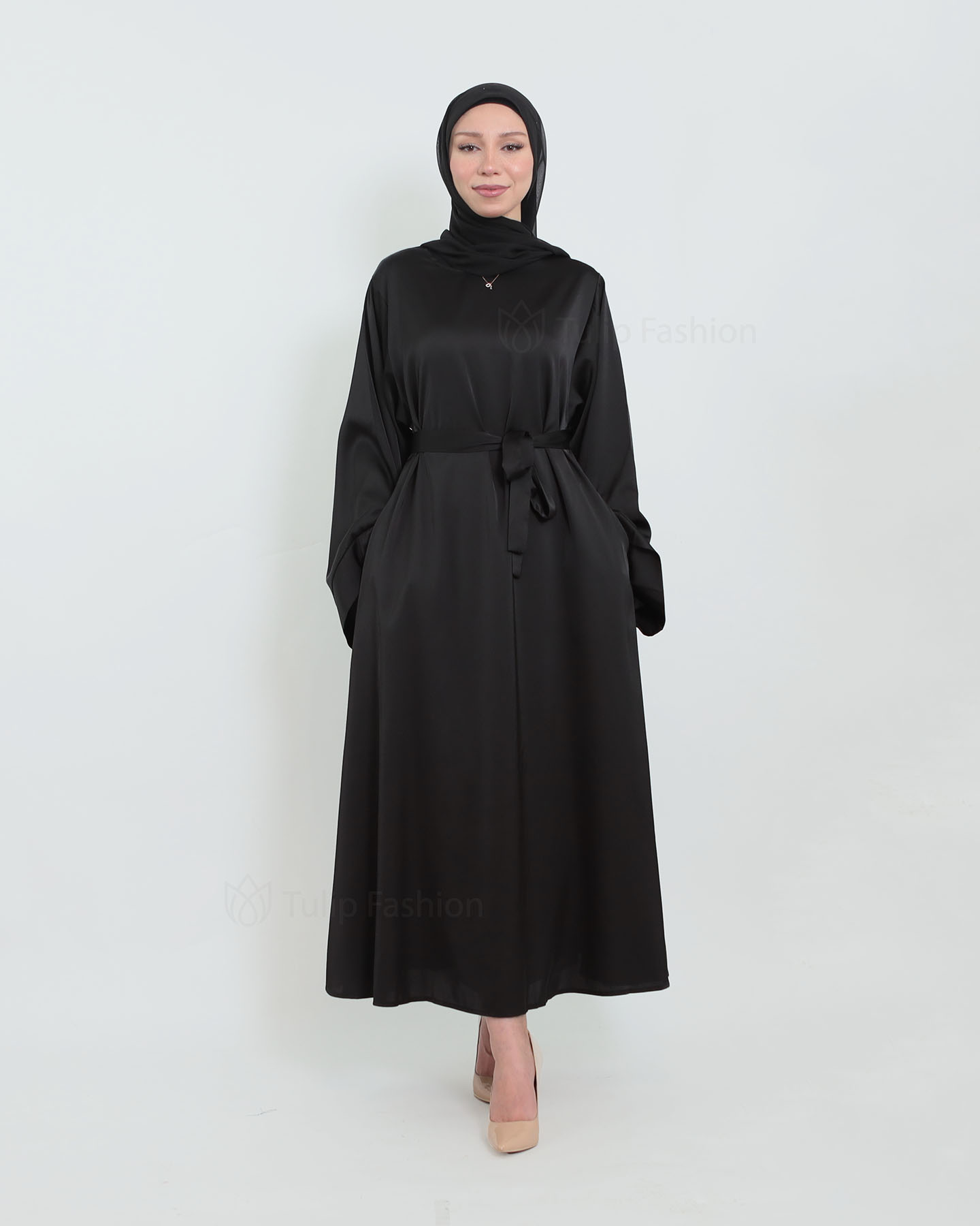 Maxi Dress in Satin - Black - 3