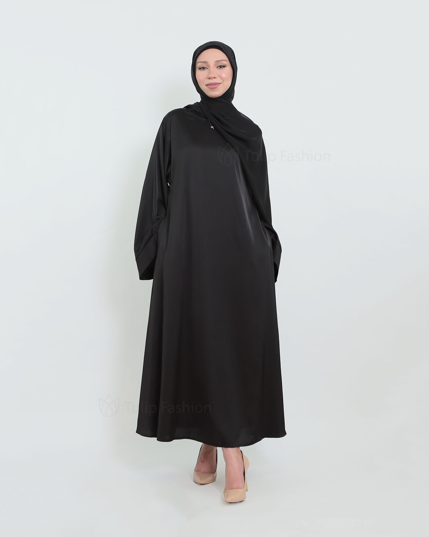 Maxi Dress in Satin - Black - 7