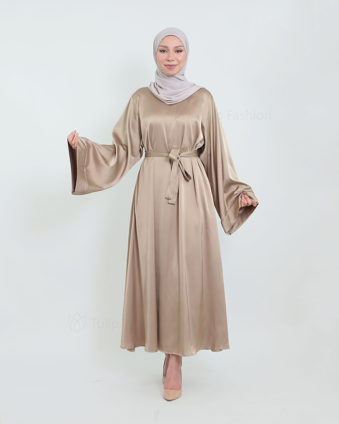 Maxi Dress in Satin - Beige