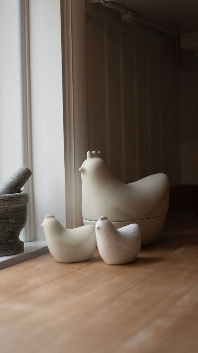 Happy Hen - Creme - Höna - Påskägg - 18x16,5 cm - DBKD - 6