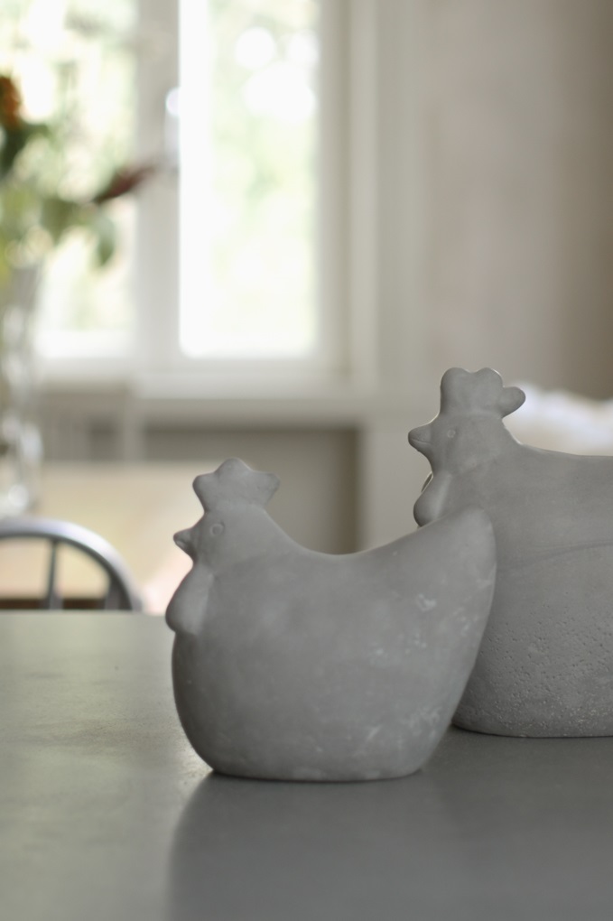 Concrete Hen - Small - Höna - Betong - DBKD