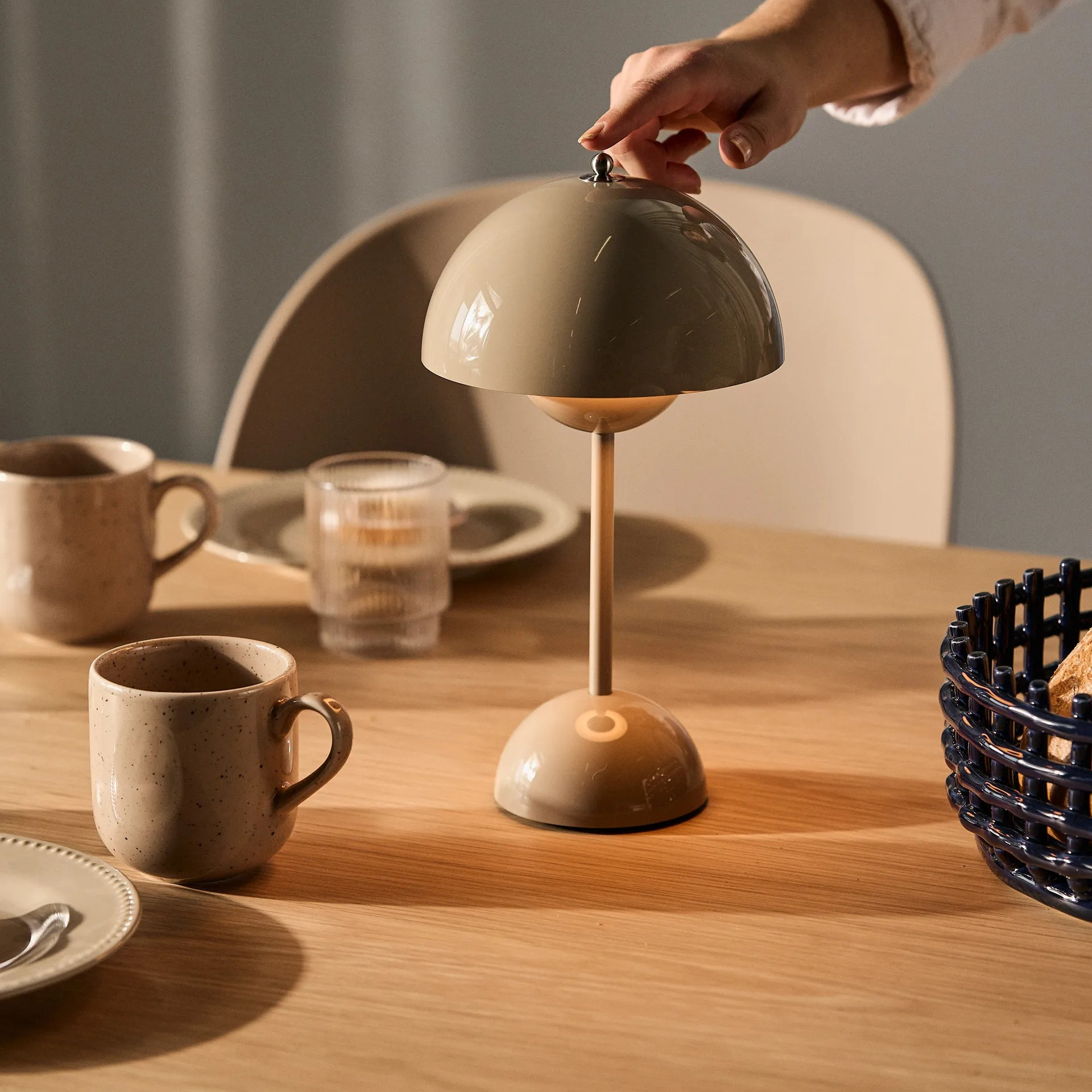 Flowerpot Portabel Bordslampa VP9 - Grey Beige - 4
