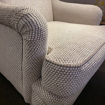 Romeo Fåtölj hög + Fotpall Designfynd/Skyltex* - Norell