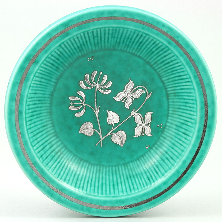 Wilhelm Kåge (Argenta 1959) Green Bowl with Silver Flower Motif 16 cm (2)