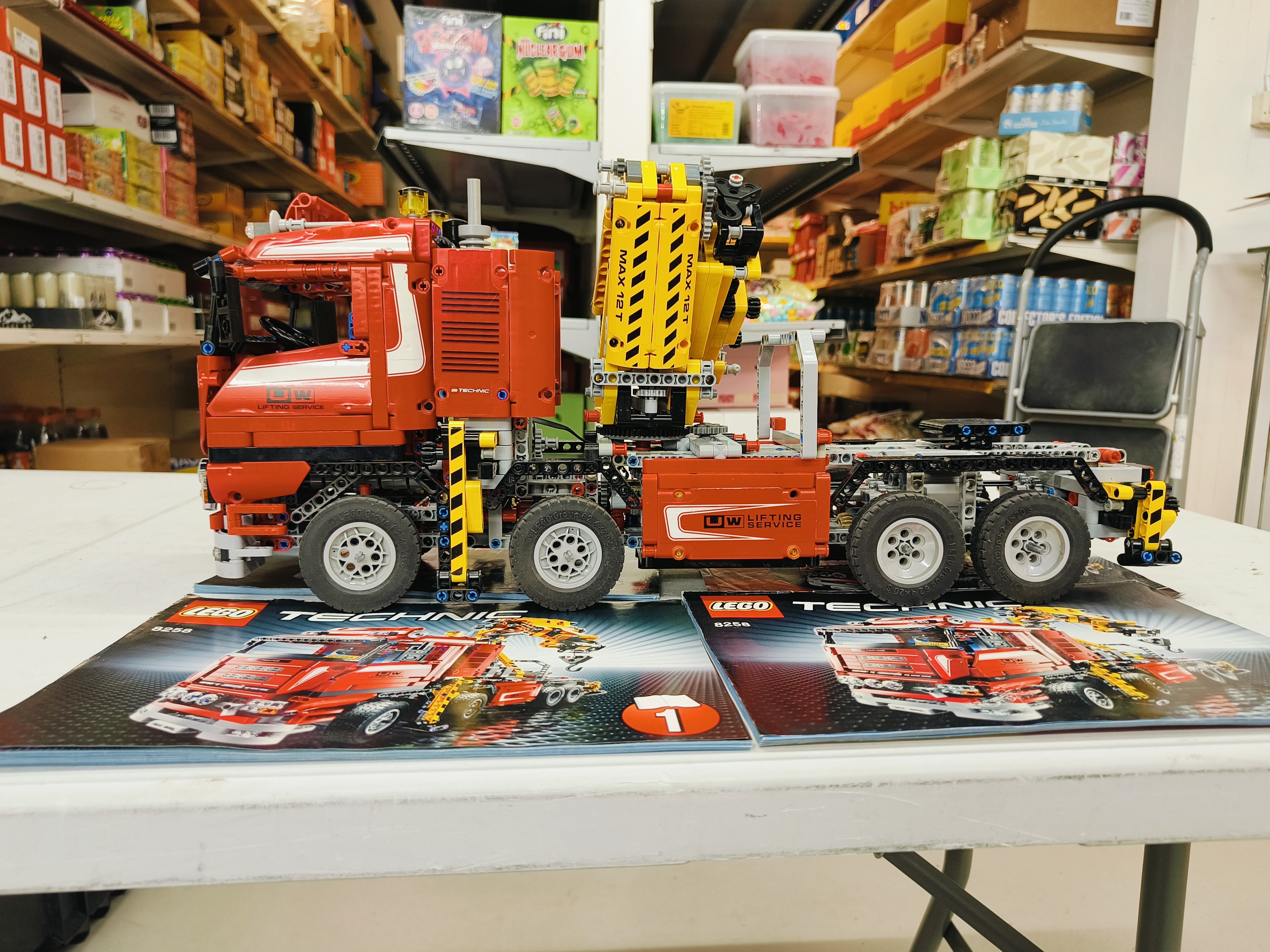 LEGO 8258 Technic crane truck (used) - 2