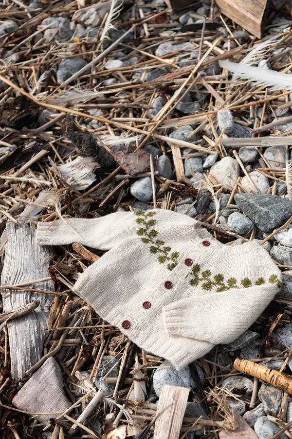 Dyning - knitted children's cardigan | 2 play wool - 3