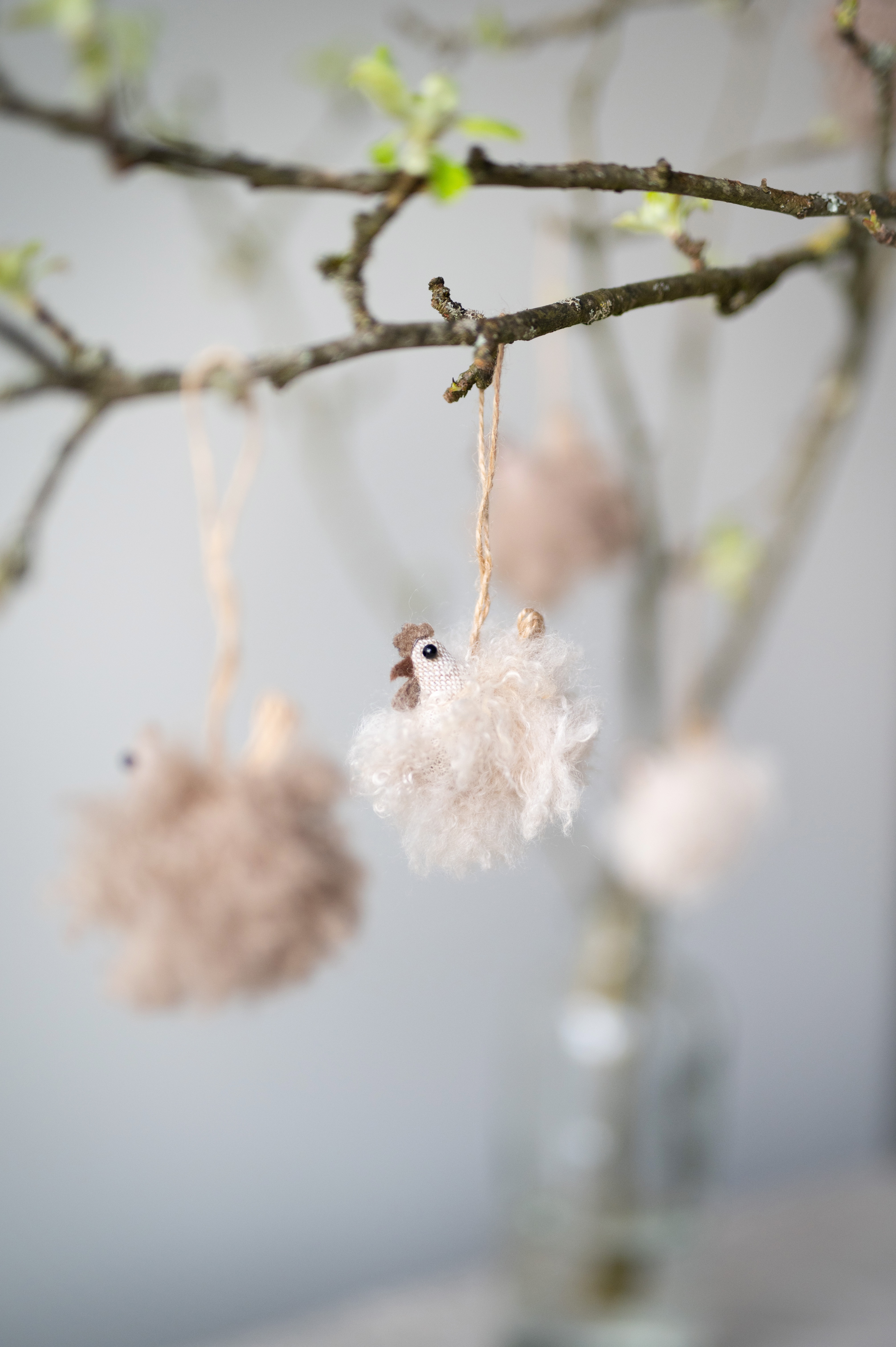 Hen - Beige - Hanging Decoration - Easter decoration - 6x6 cm - 2