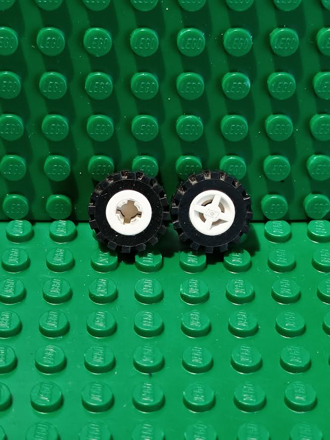 LEGO 73420 White wheel 4pcs (used)