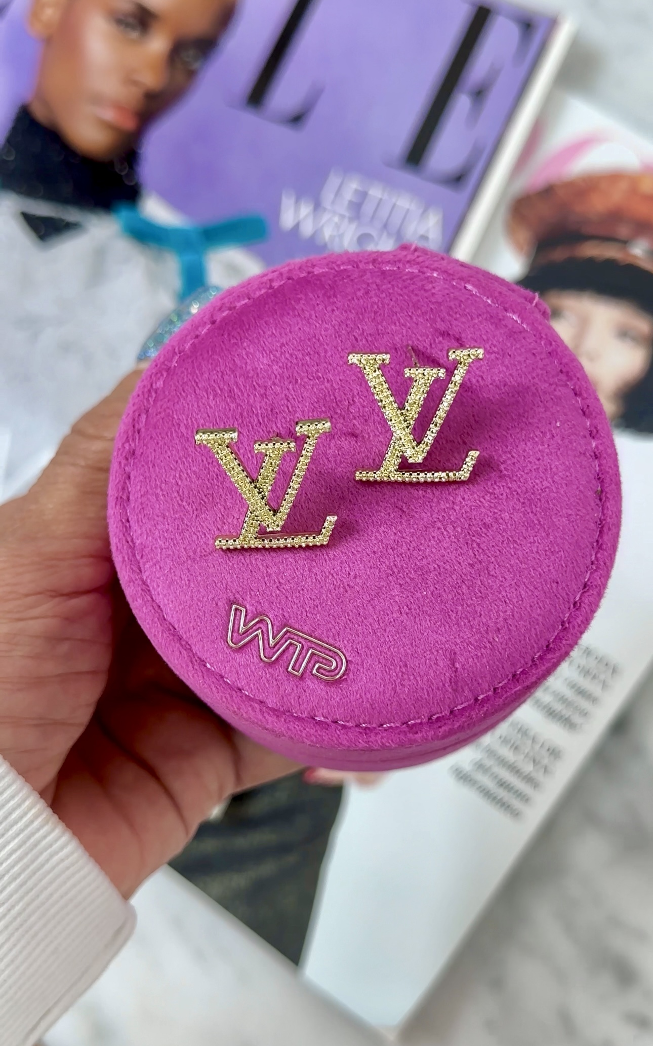 Earrings Design Logo Gold