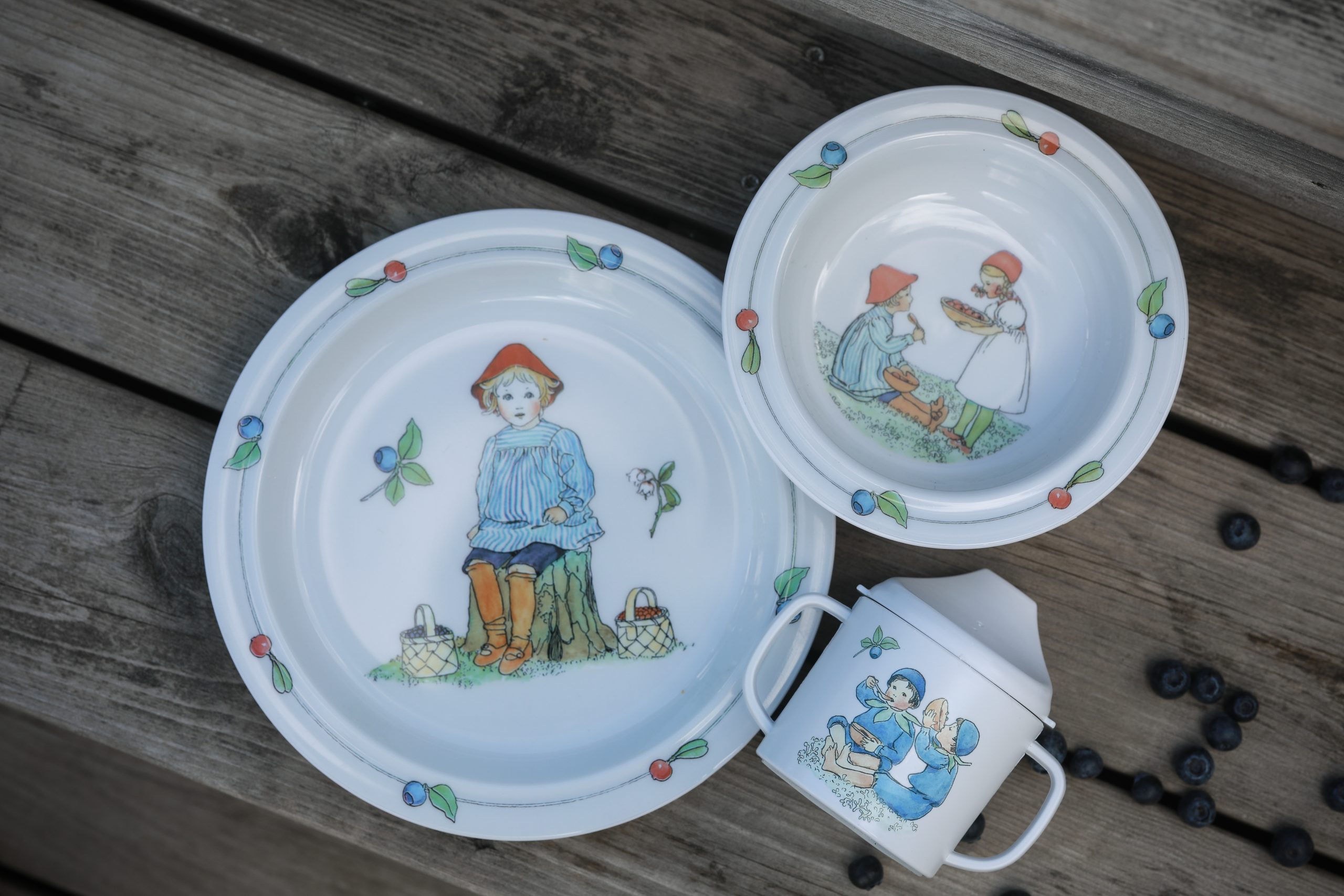 Elsa Beskow Barnservis 3 delar - Putte i blåbärsskogen - 3