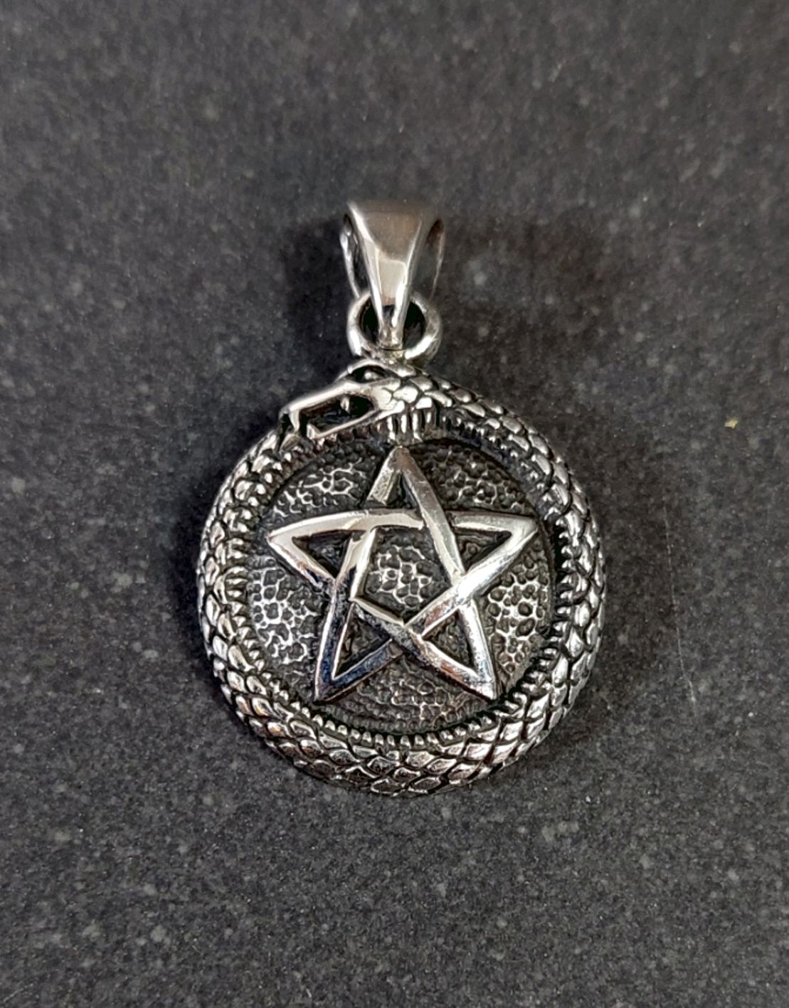 Orm Pentagram - Hänge i silver (Ouroboro)