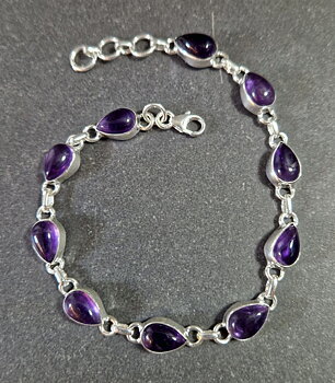 Silverarmband med Ametist Cabochoner