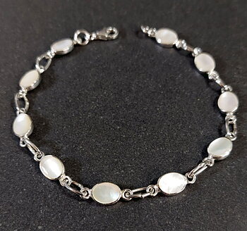 Silverarmband med Cabochoner i Pärlemor