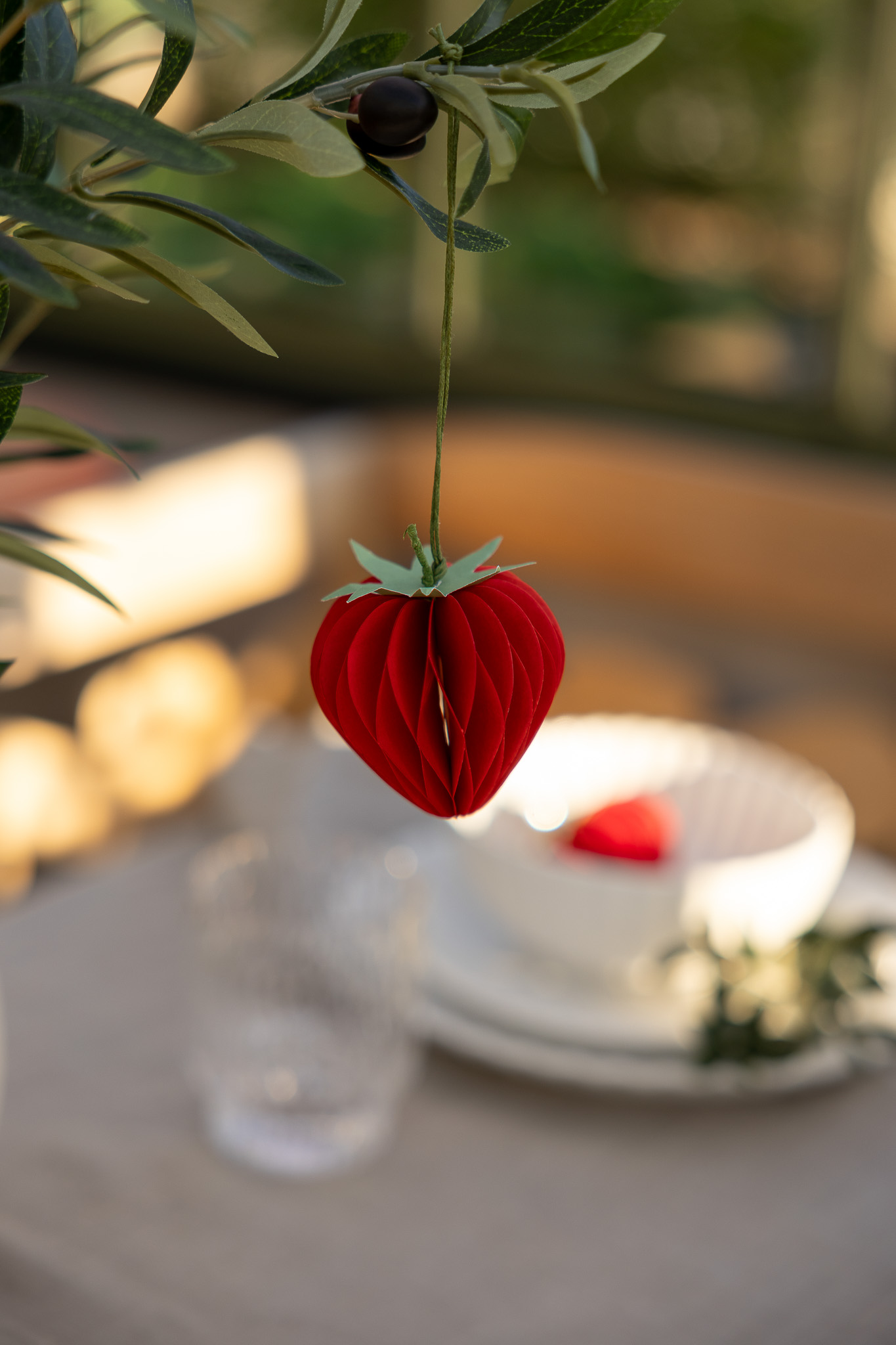 Lush - Strawberry - Hanging decoration - Red - Folding paper - 3