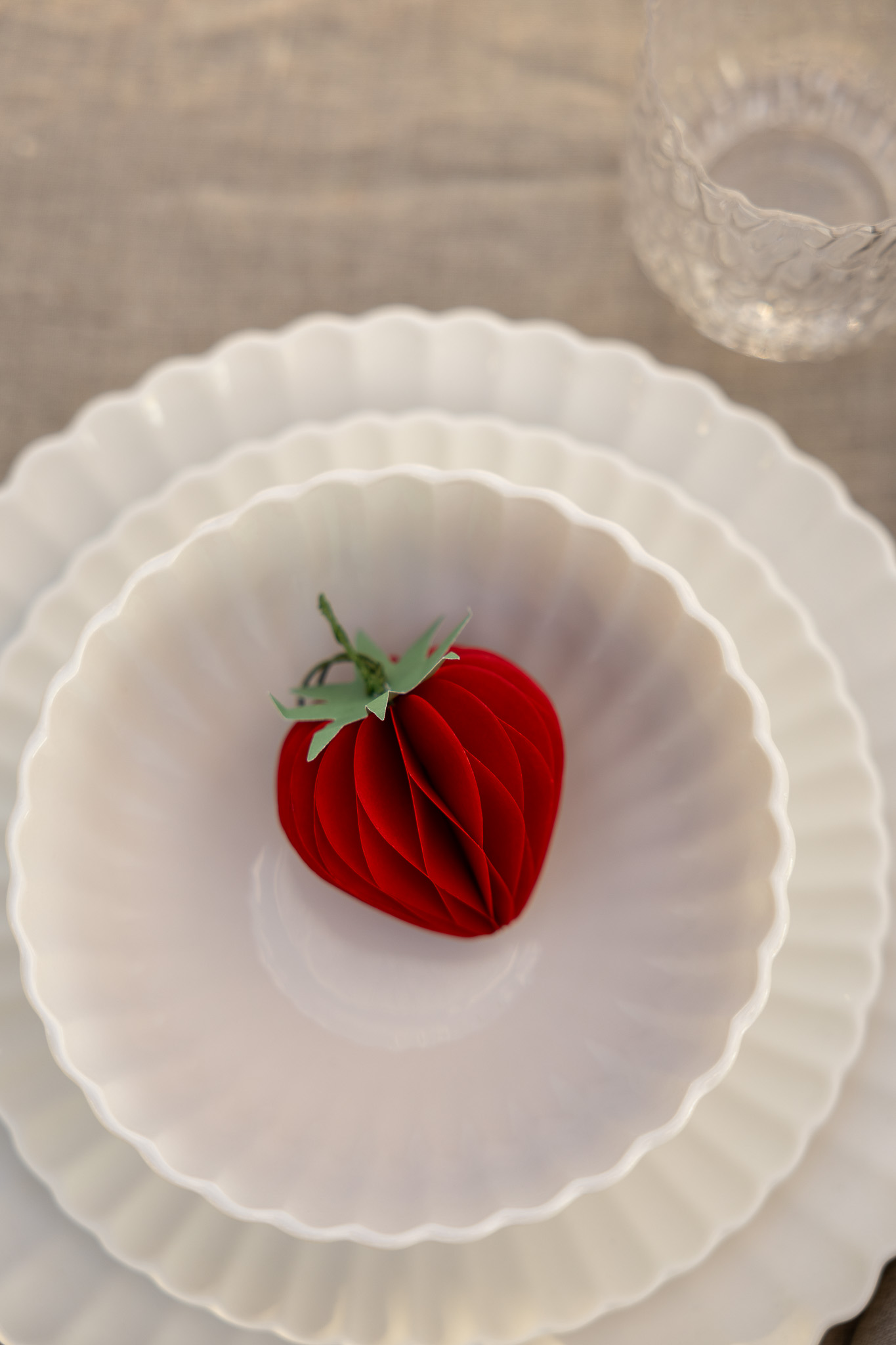 Lush - Strawberry - Hanging decoration - Red - Folding paper - 2
