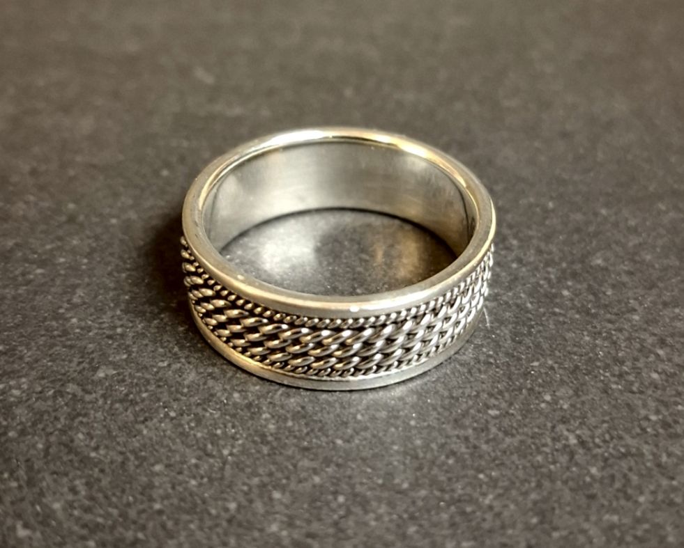 Silverring - Band med flätat mönster