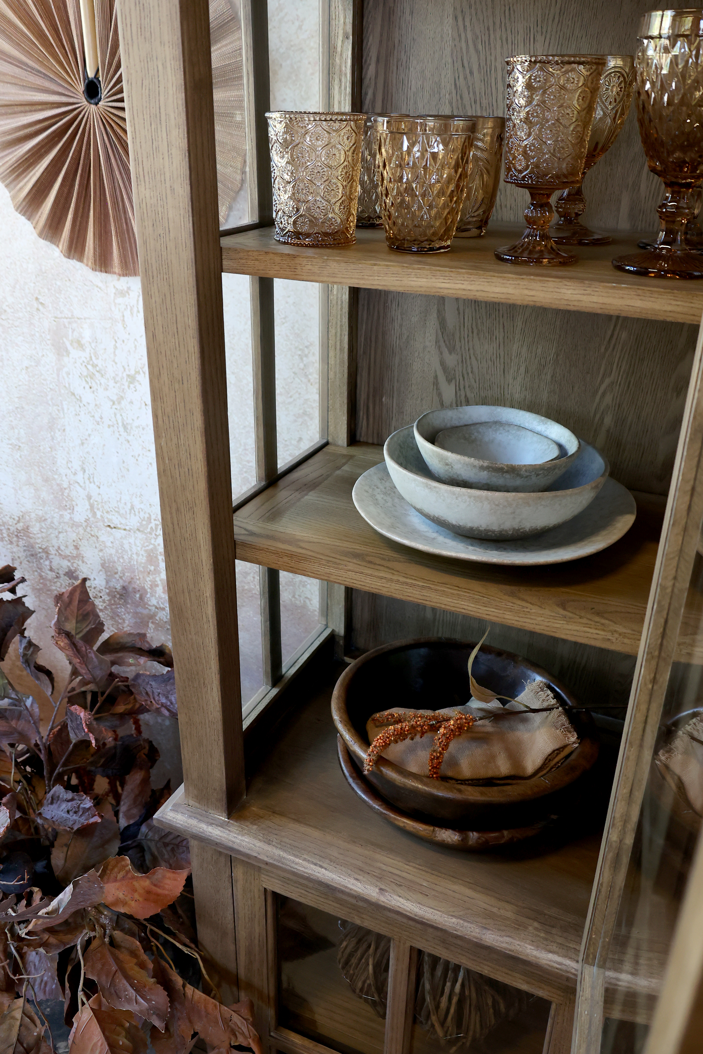Marseille Display cabinet with 2 doors and shelves - Display cabinet - H196/L60/W40 cm - Natural - 5
