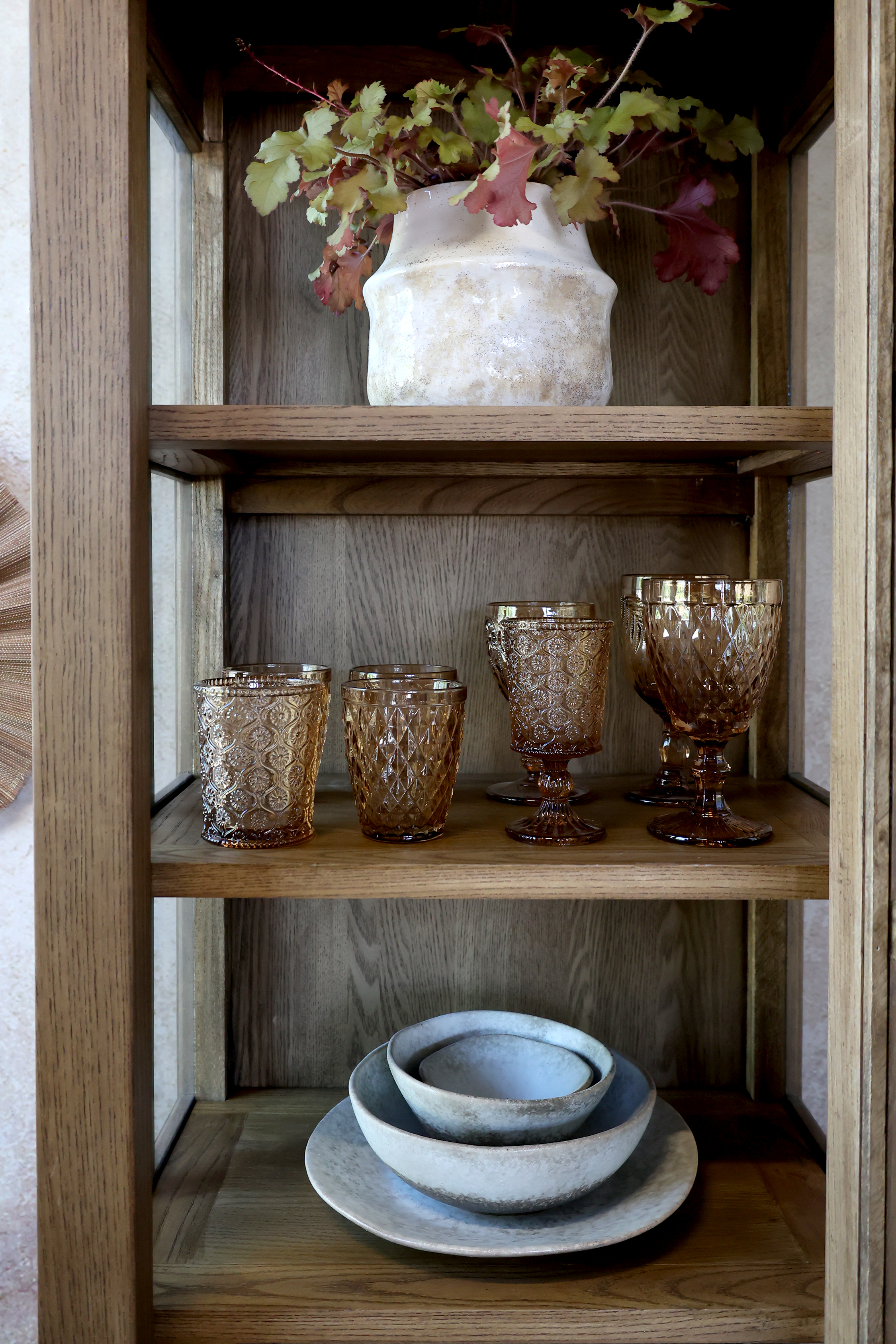 Marseille Display cabinet with 2 doors and shelves - Display cabinet - H196/L60/W40 cm - Natural - 4