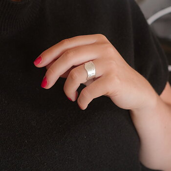 Agélii Fashion - Ring "Hamrad" i silver - Michael Medoc Collection
