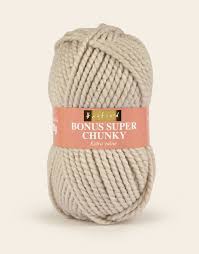 Hayfield Bonus Super Chunky 0561 Moon 100g Stickfasthet 9 maskor på 10 cm stickor/virknål  10 mm