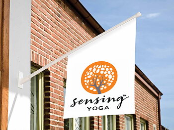Fasadflagga Sensing Yoga