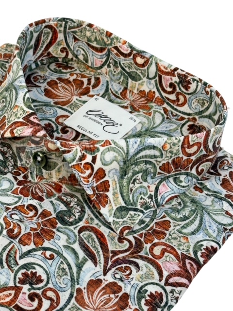 Skjorta blommönster Khaki green print. Från Oscar Of Sweden 
