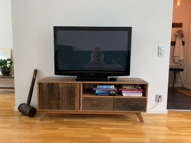 Rustik Tv-bänk med patina