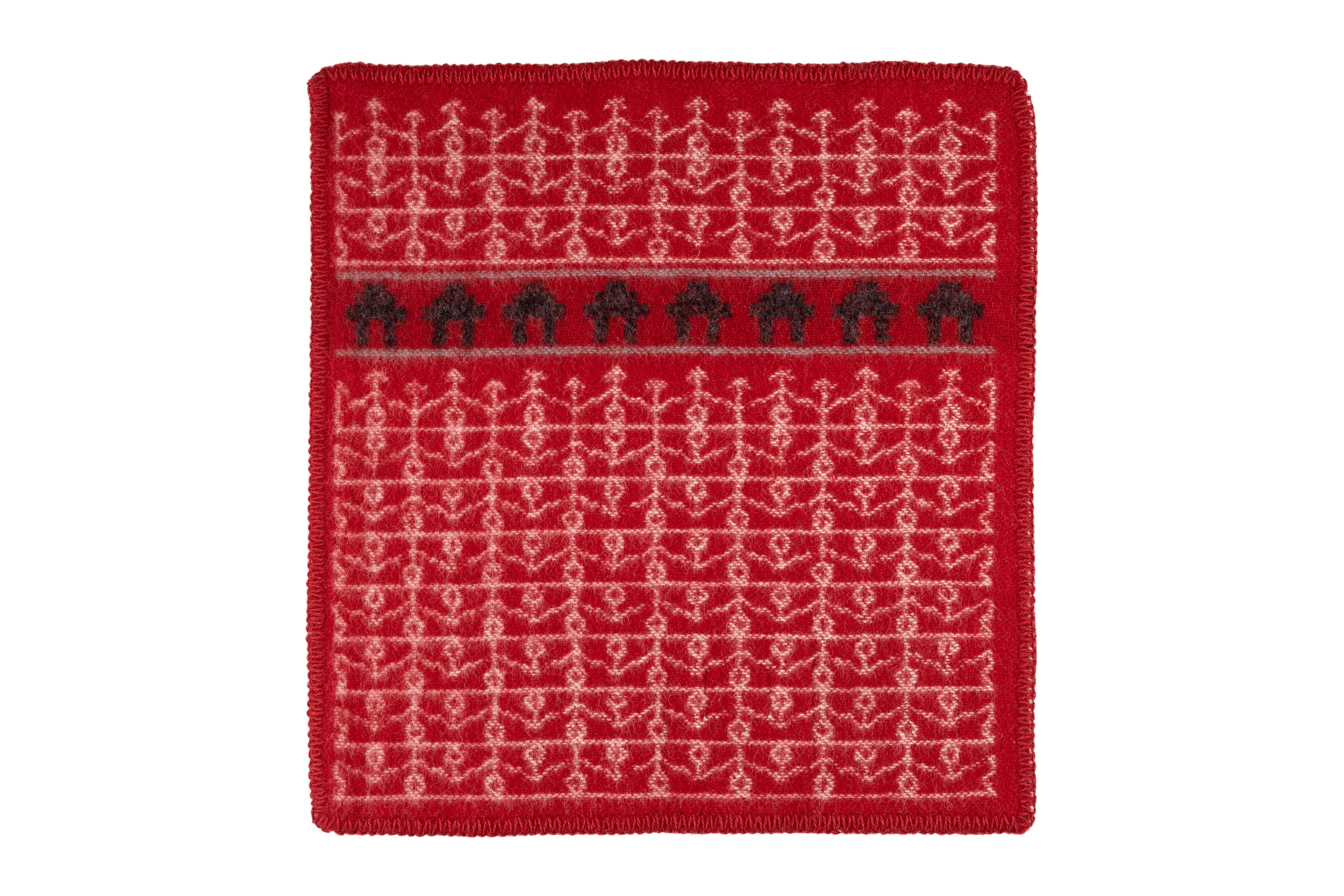 EKSHÄRAD RÖD, COUSSIN D'ASSISE, 43 x 43 cm