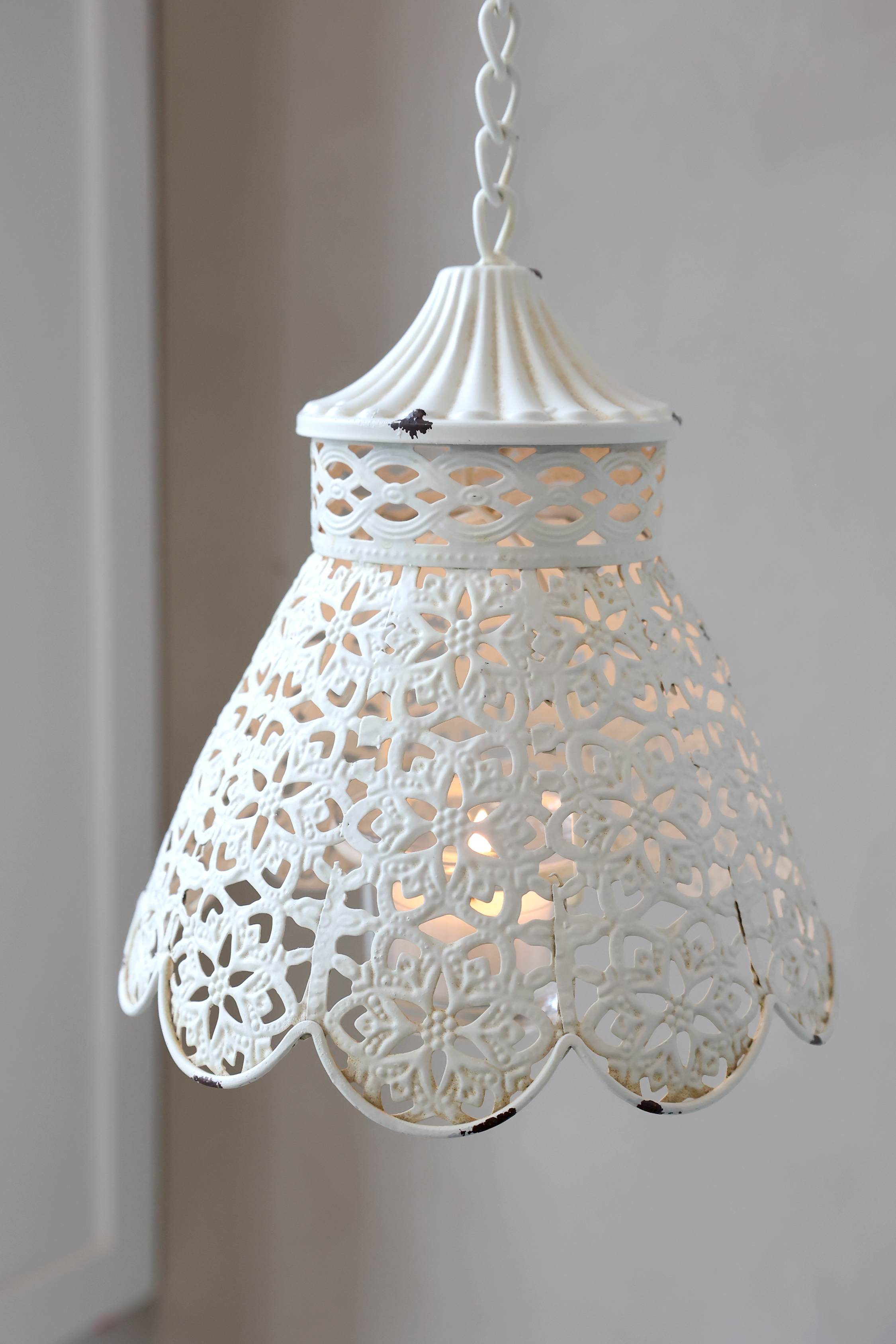 Lykta - Ljuslykta - Ampel - Antikvit/Creme- 19x15,5 cm - 2